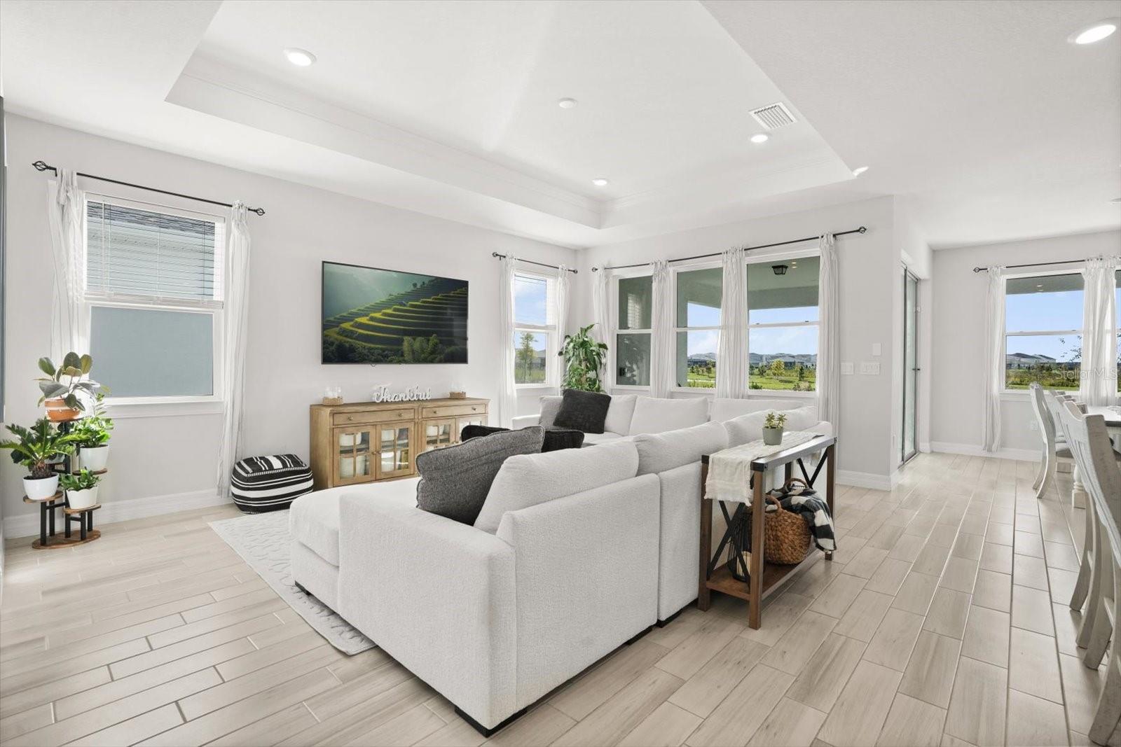 Image 5 of 37 For 6948 Rosy Sky Avenue