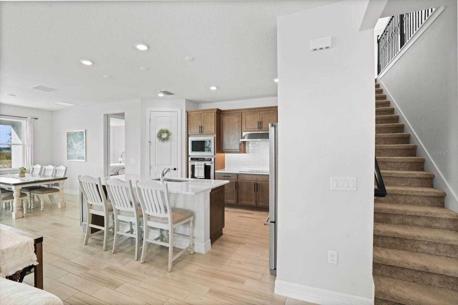 Image 7 of 37 For 6948 Rosy Sky Avenue