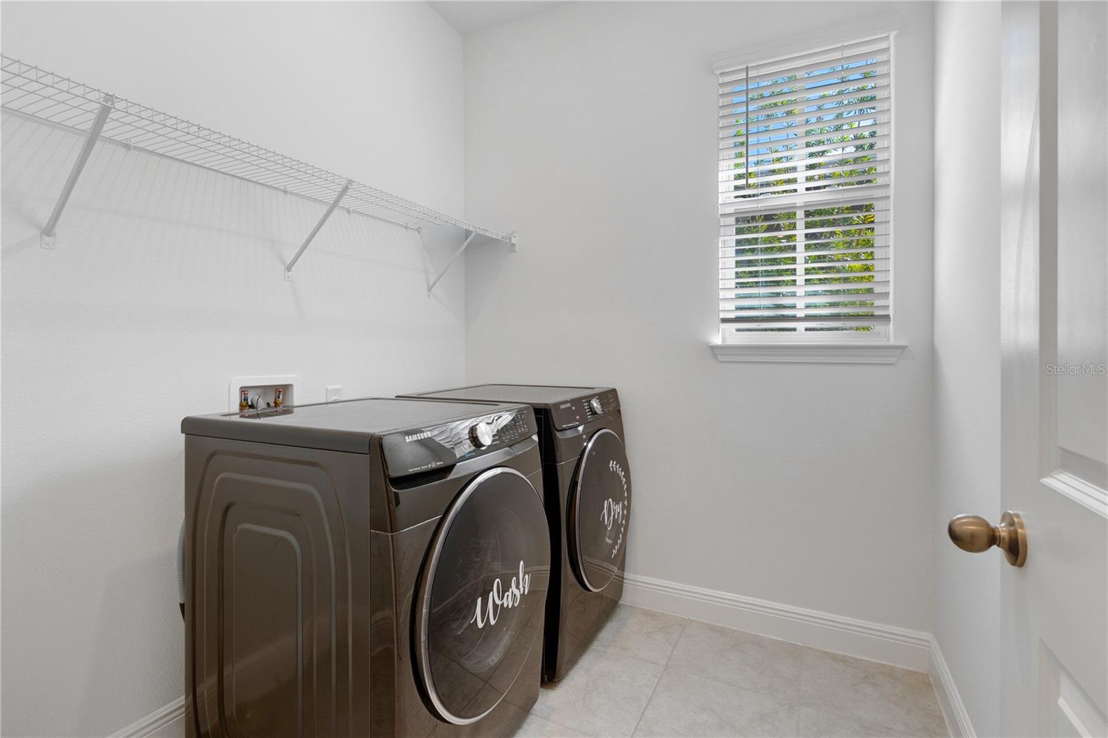 Image 14 of 35 For 9738 Neruda Street