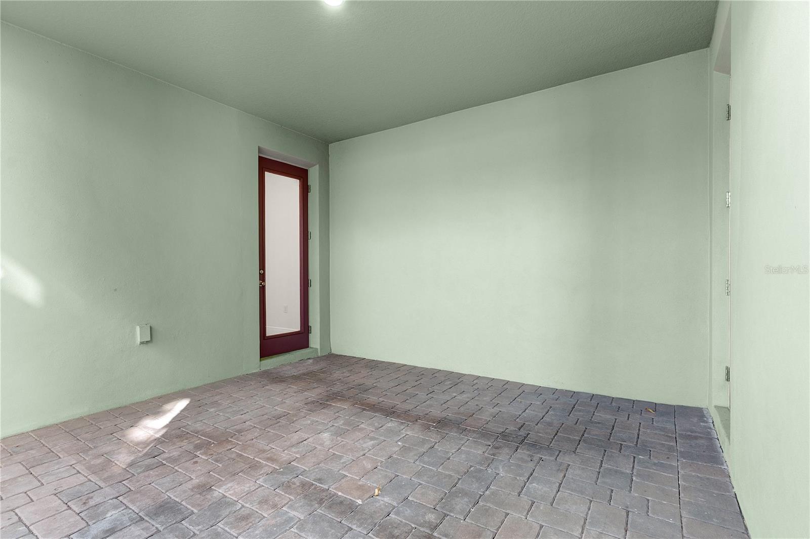 Image 21 of 35 For 9738 Neruda Street