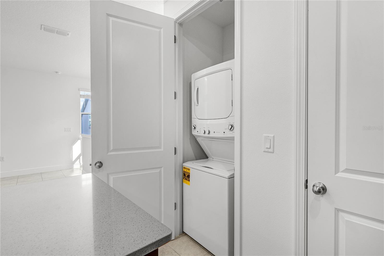 Image 28 of 35 For 9738 Neruda Street