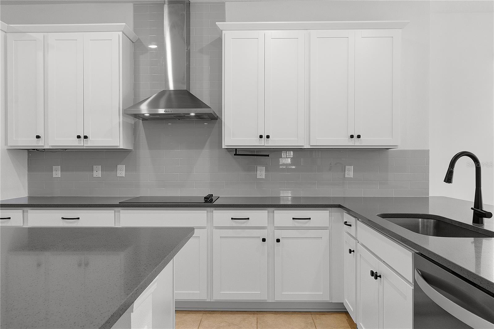 Image 7 of 35 For 9738 Neruda Street