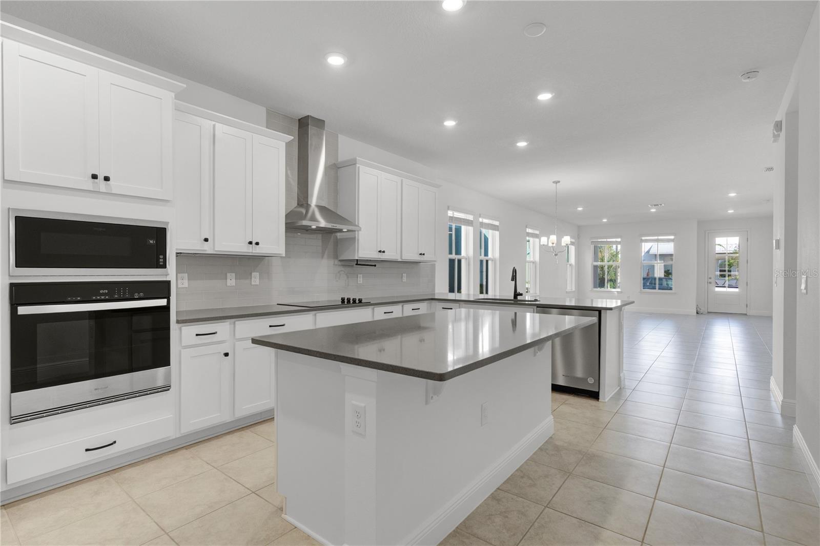 Image 8 of 35 For 9738 Neruda Street