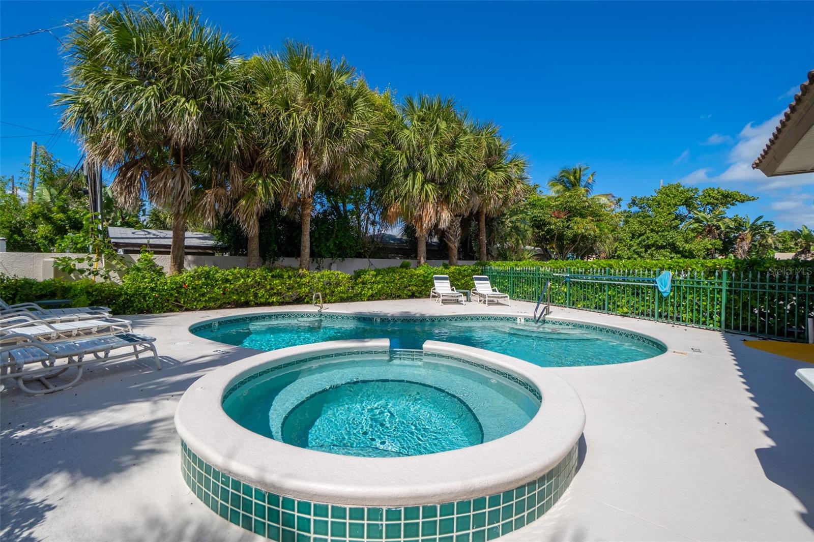 Image 12 of 50 For 443 Johnson Avenue 402