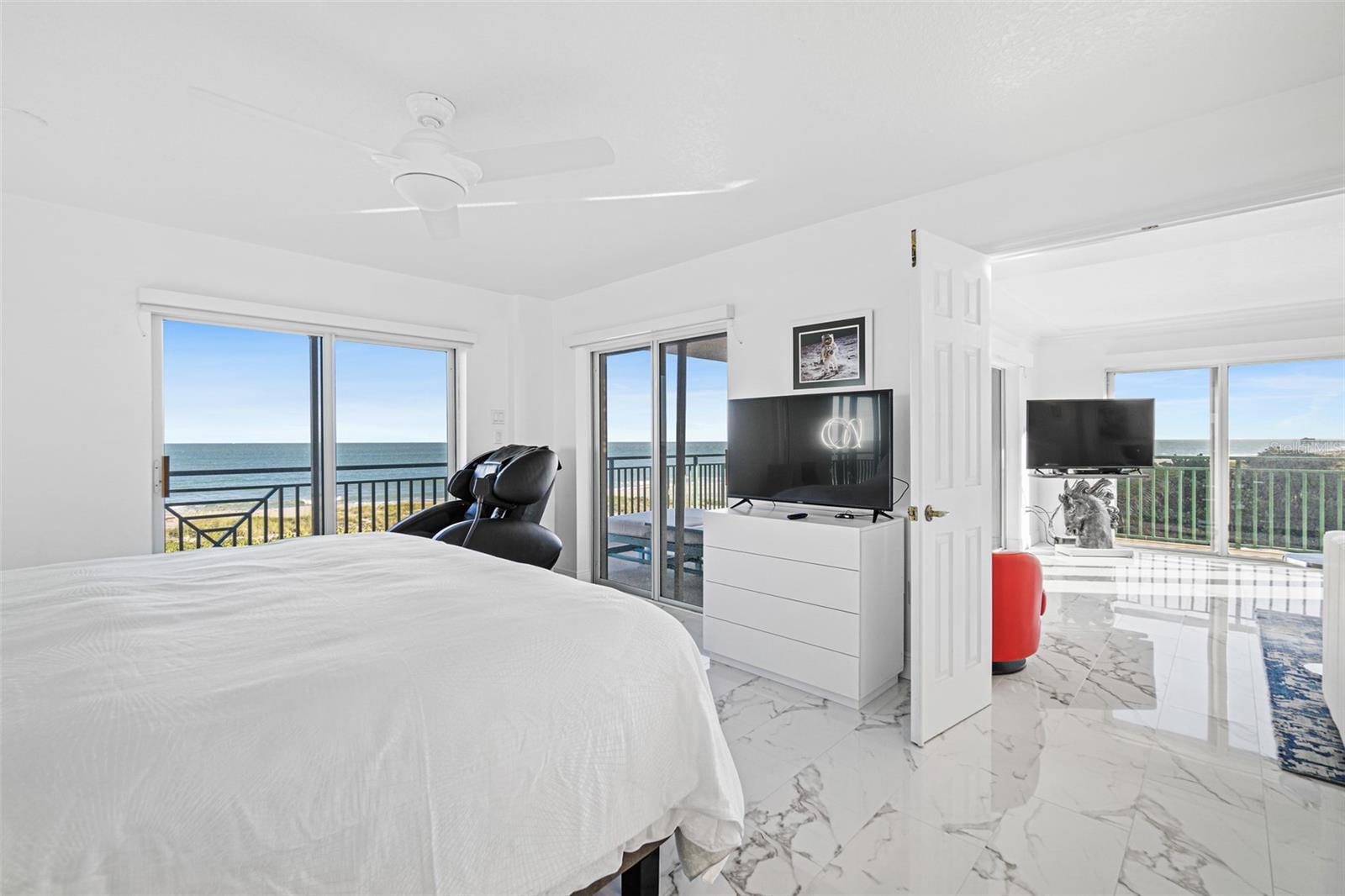 Image 23 of 50 For 443 Johnson Avenue 402