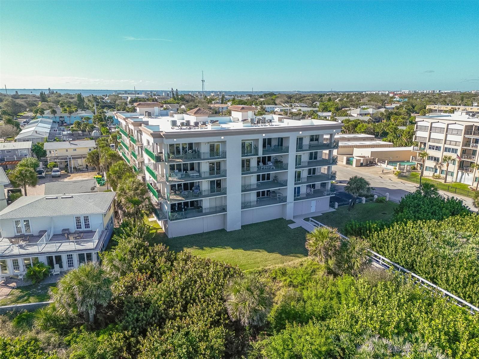 Image 3 of 50 For 443 Johnson Avenue 402