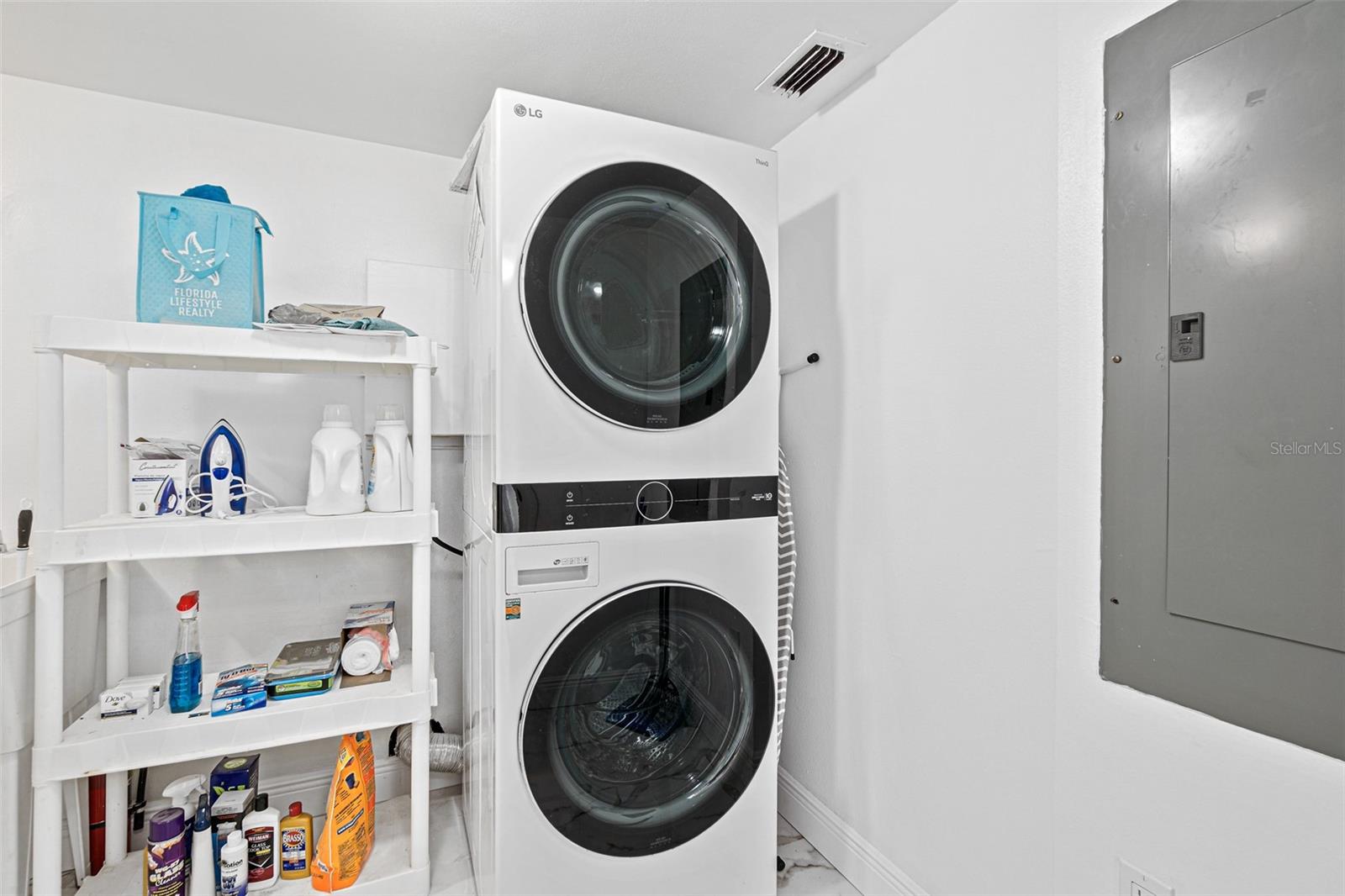 Image 32 of 50 For 443 Johnson Avenue 402