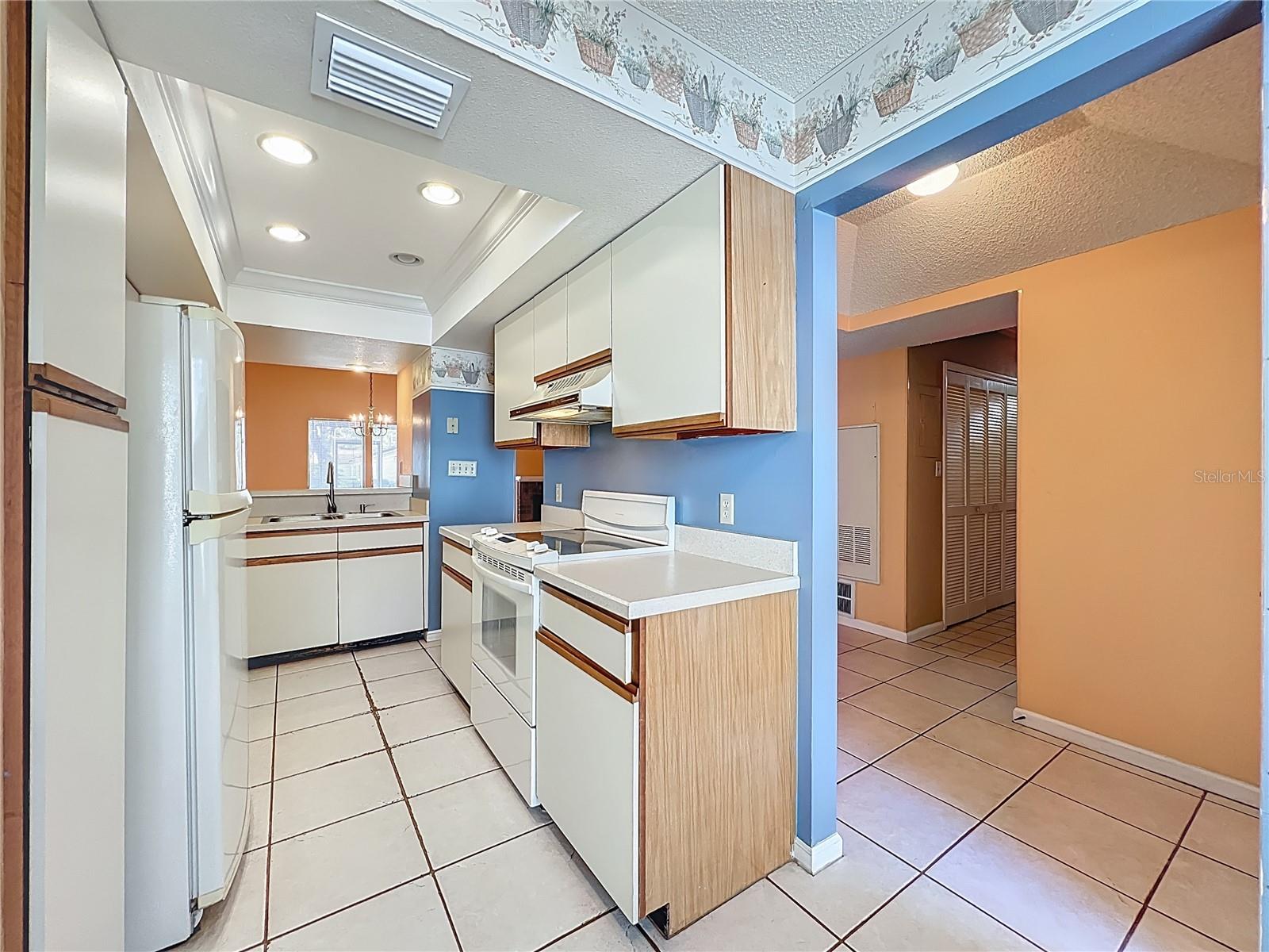 Image 7 of 22 For 230 Sabal Palm Place