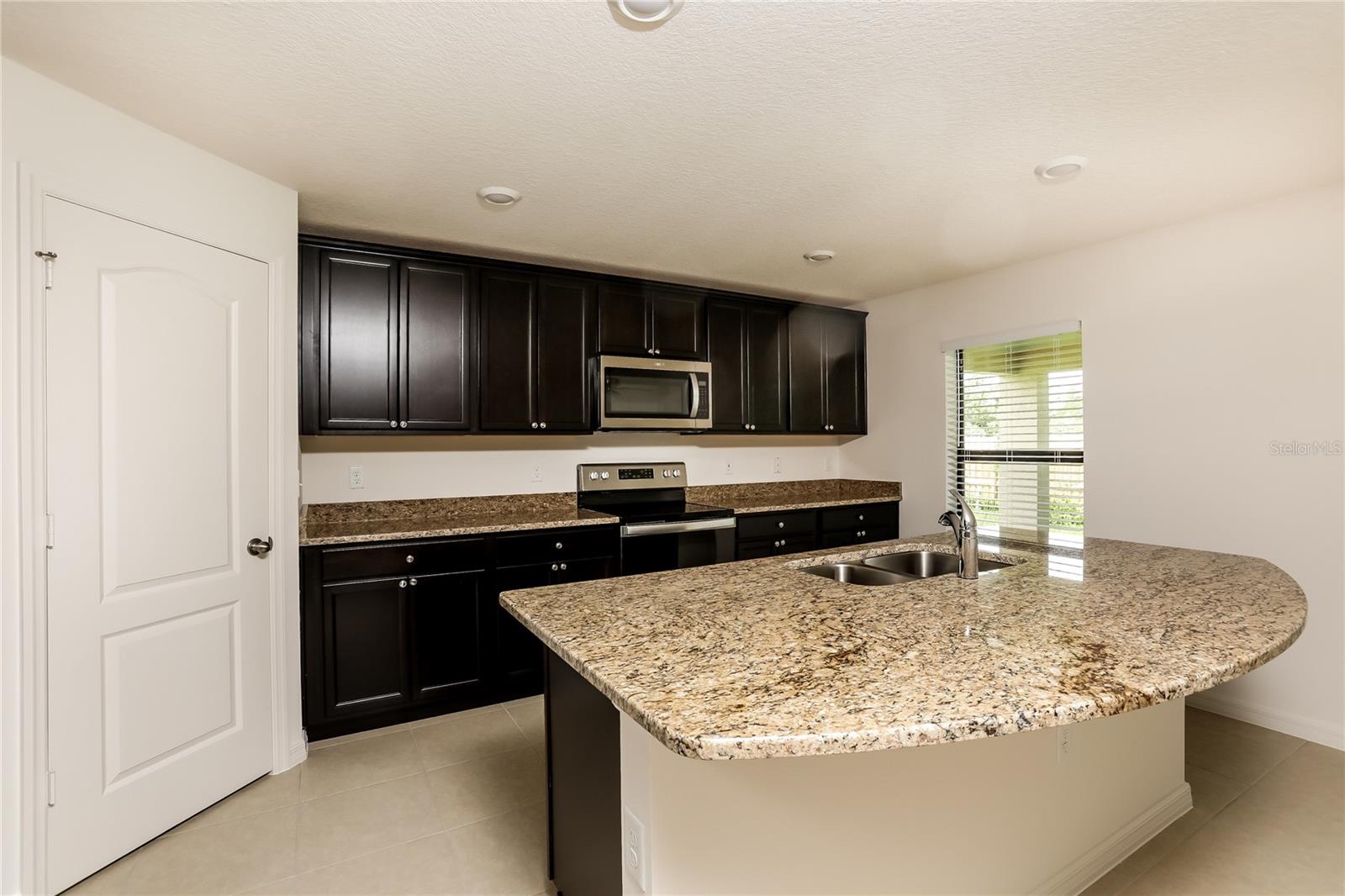 Image 4 of 16 For 35685 Rose Moss Avenue