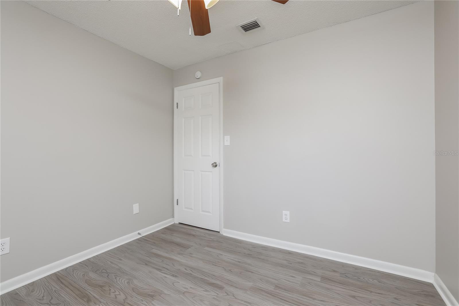 Image 10 of 16 For 3074 Riverbrook Drive