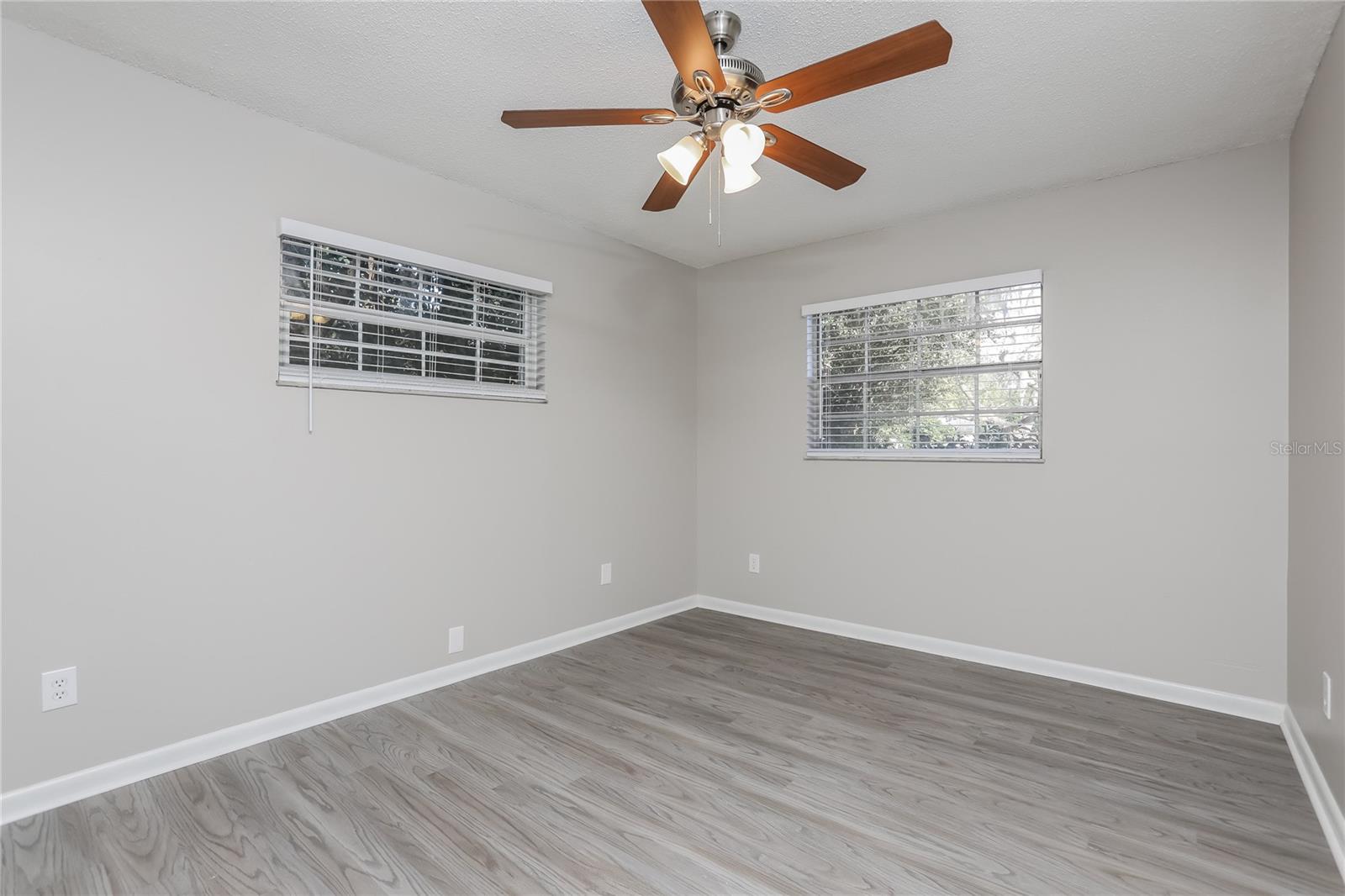 Image 11 of 16 For 3074 Riverbrook Drive