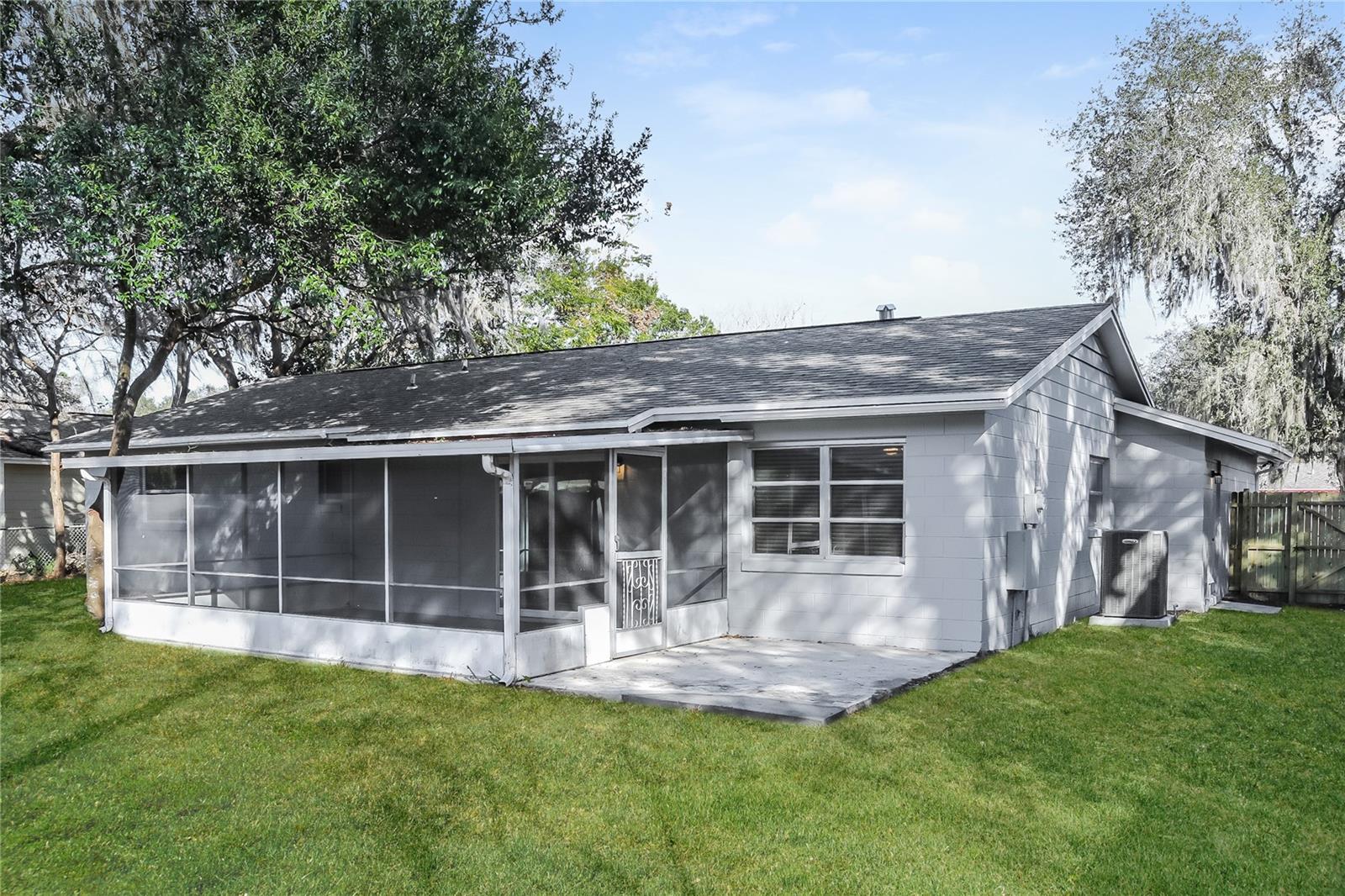 Image 15 of 16 For 3074 Riverbrook Drive