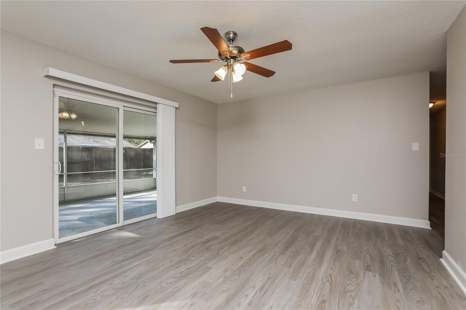 Image 3 of 16 For 3074 Riverbrook Drive