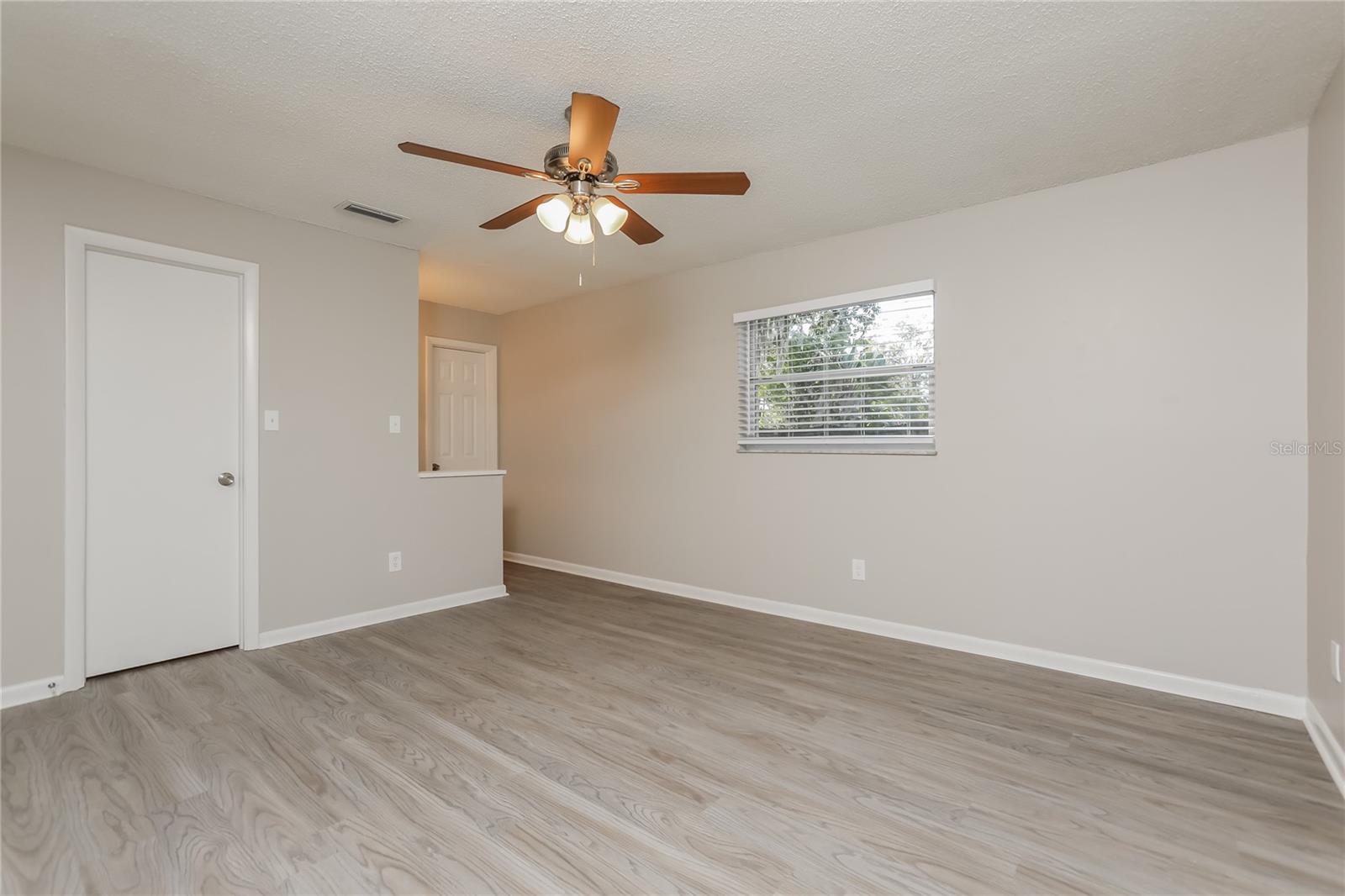 Image 7 of 16 For 3074 Riverbrook Drive