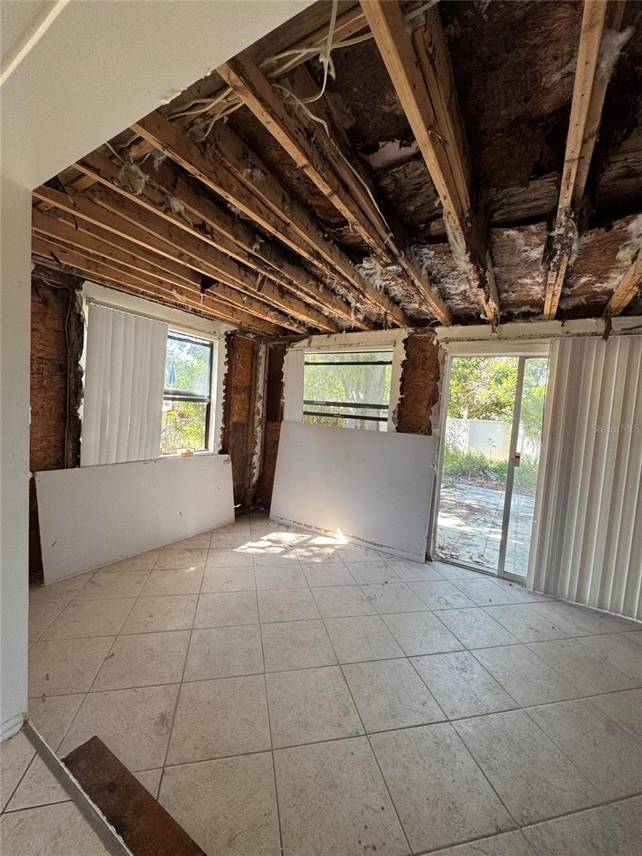 Image 13 of 41 For 10956 92nd Street