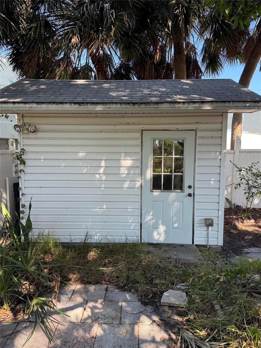 Image 15 of 41 For 10956 92nd Street