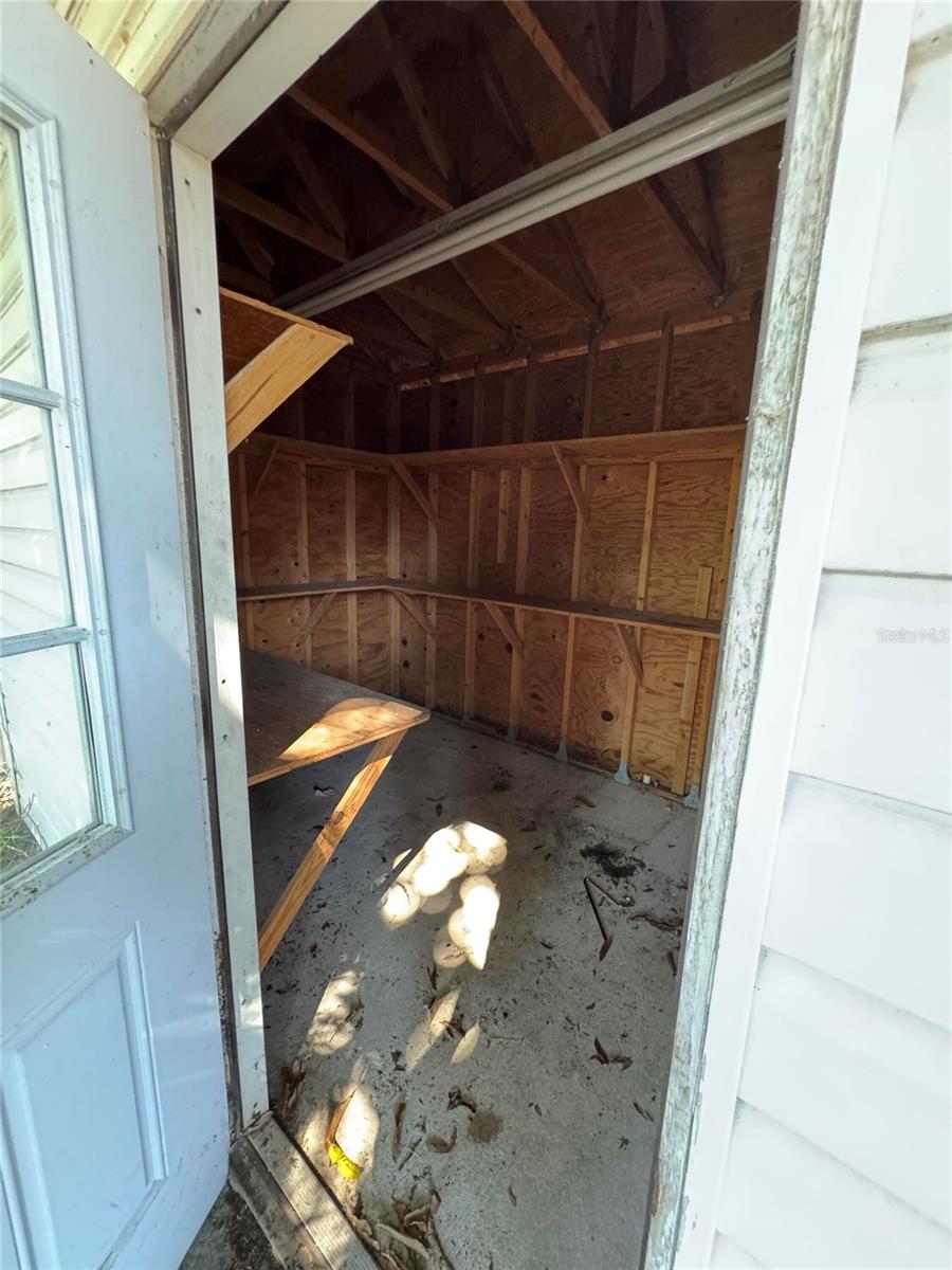 Image 17 of 41 For 10956 92nd Street