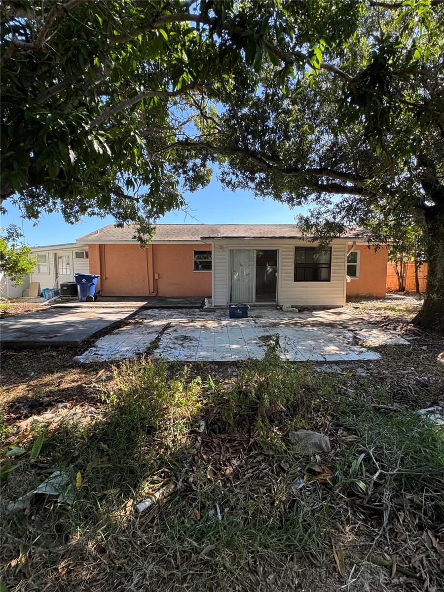 Image 19 of 41 For 10956 92nd Street