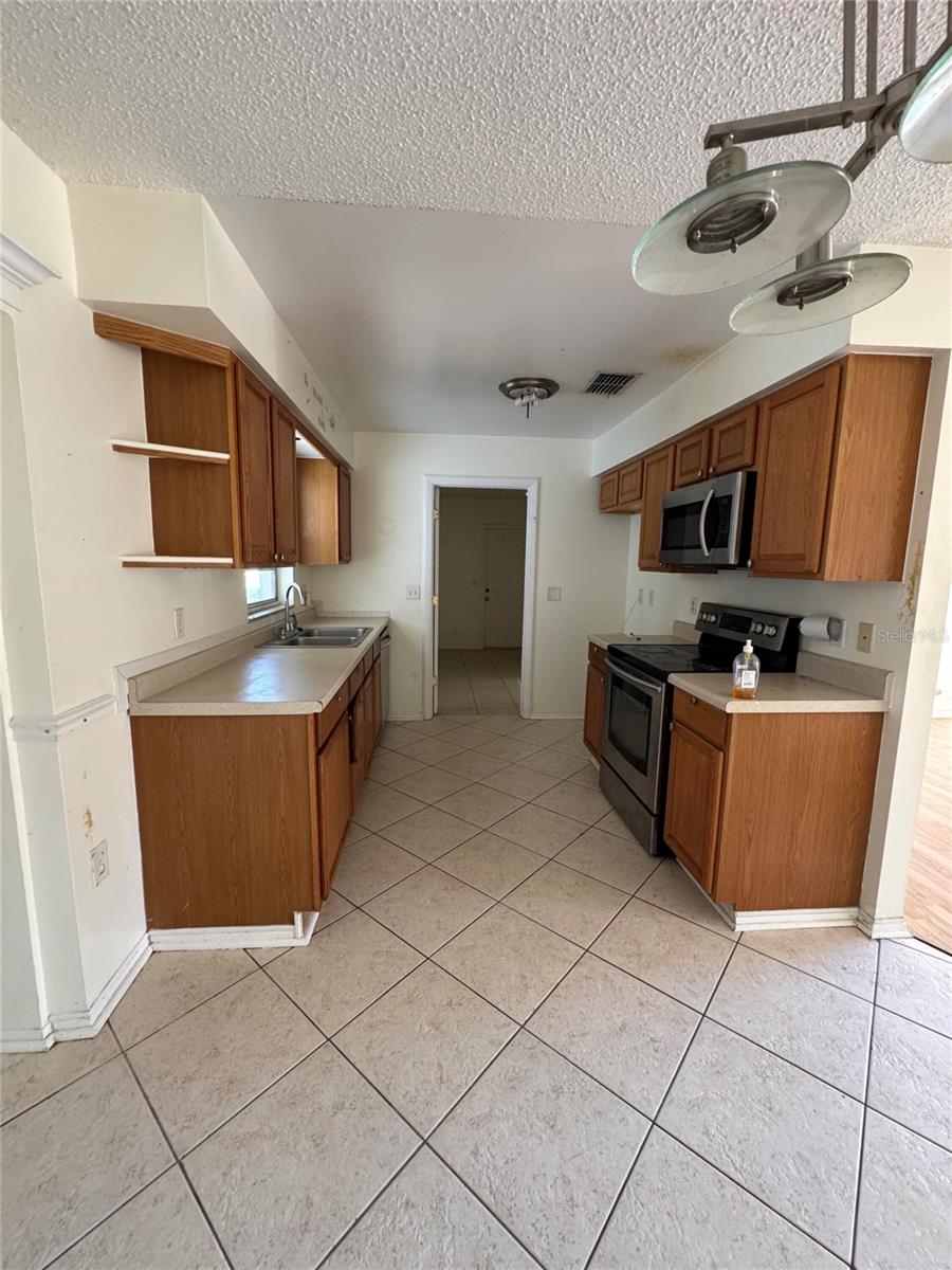 Image 2 of 41 For 10956 92nd Street