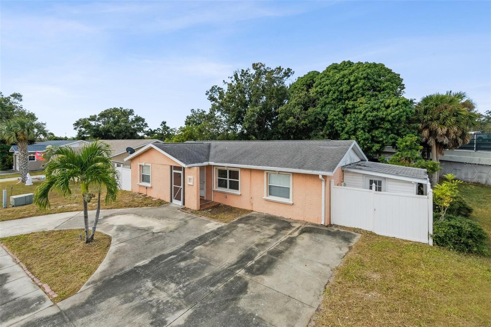 Image 22 of 41 For 10956 92nd Street