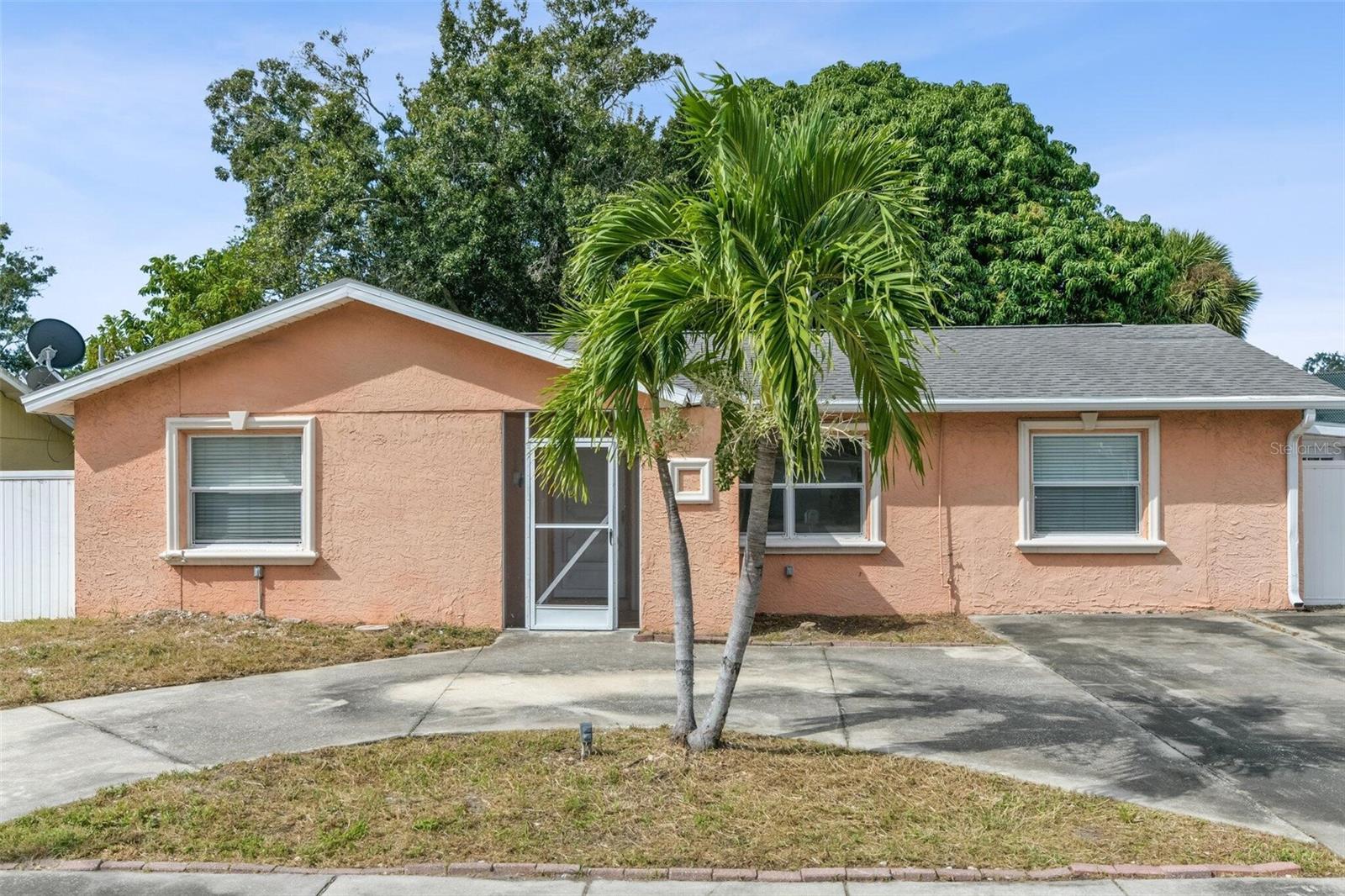 Image 23 of 41 For 10956 92nd Street