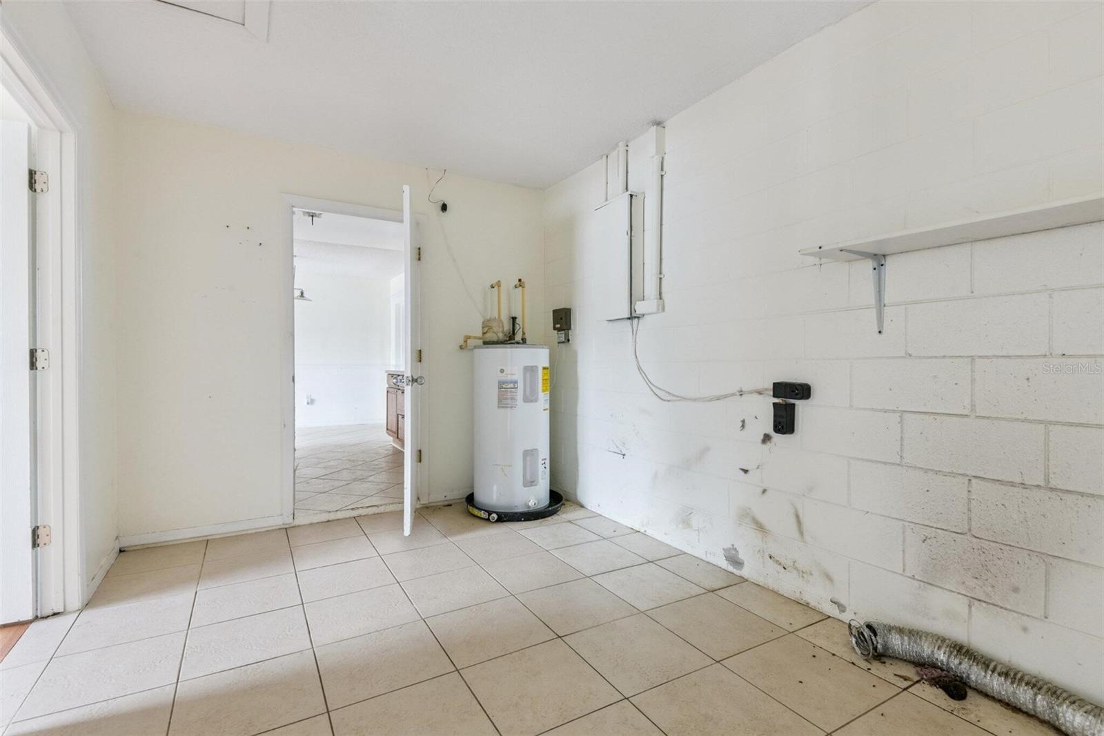 Image 32 of 41 For 10956 92nd Street