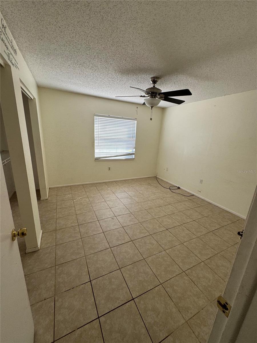 Image 6 of 41 For 10956 92nd Street