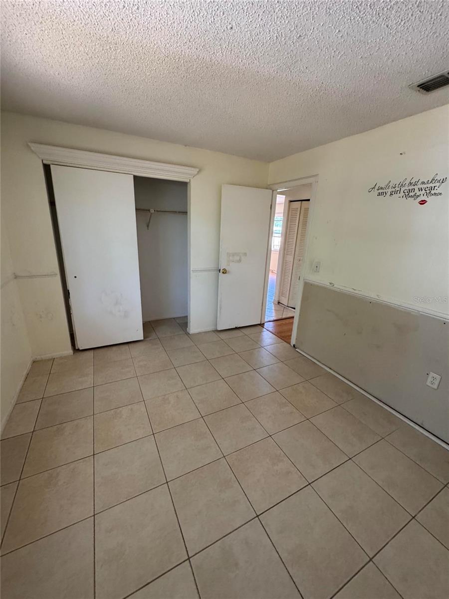 Image 9 of 41 For 10956 92nd Street