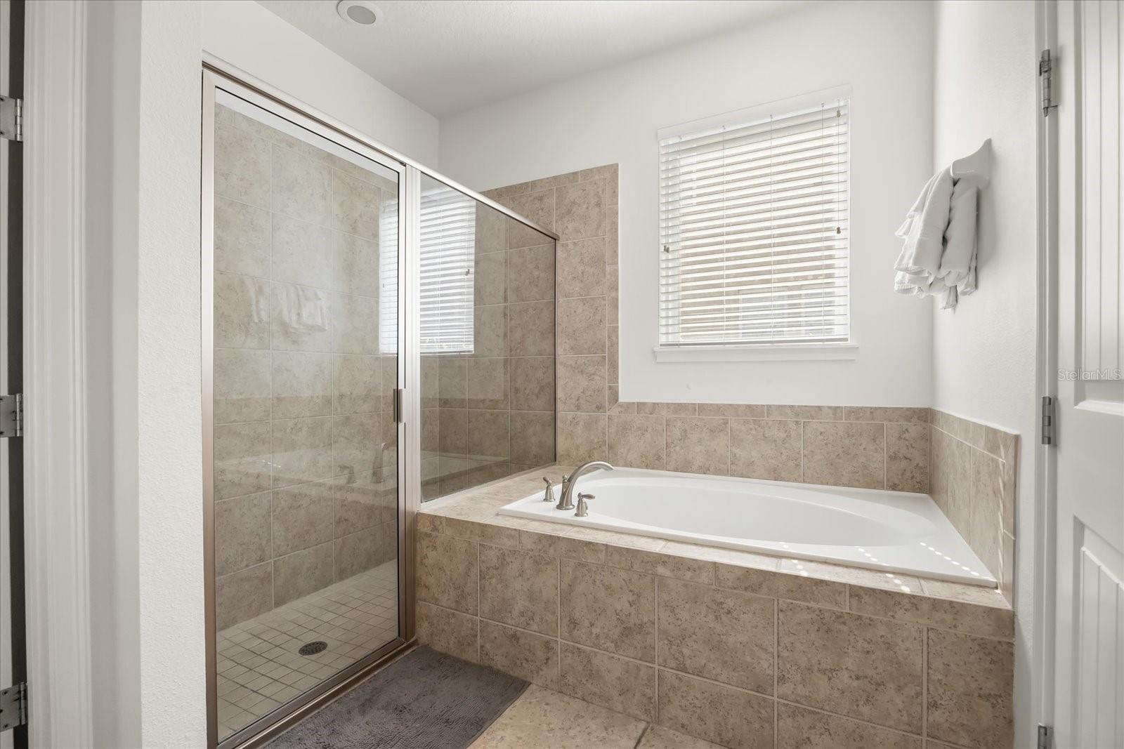 Image 32 of 47 For 390 Burma Street