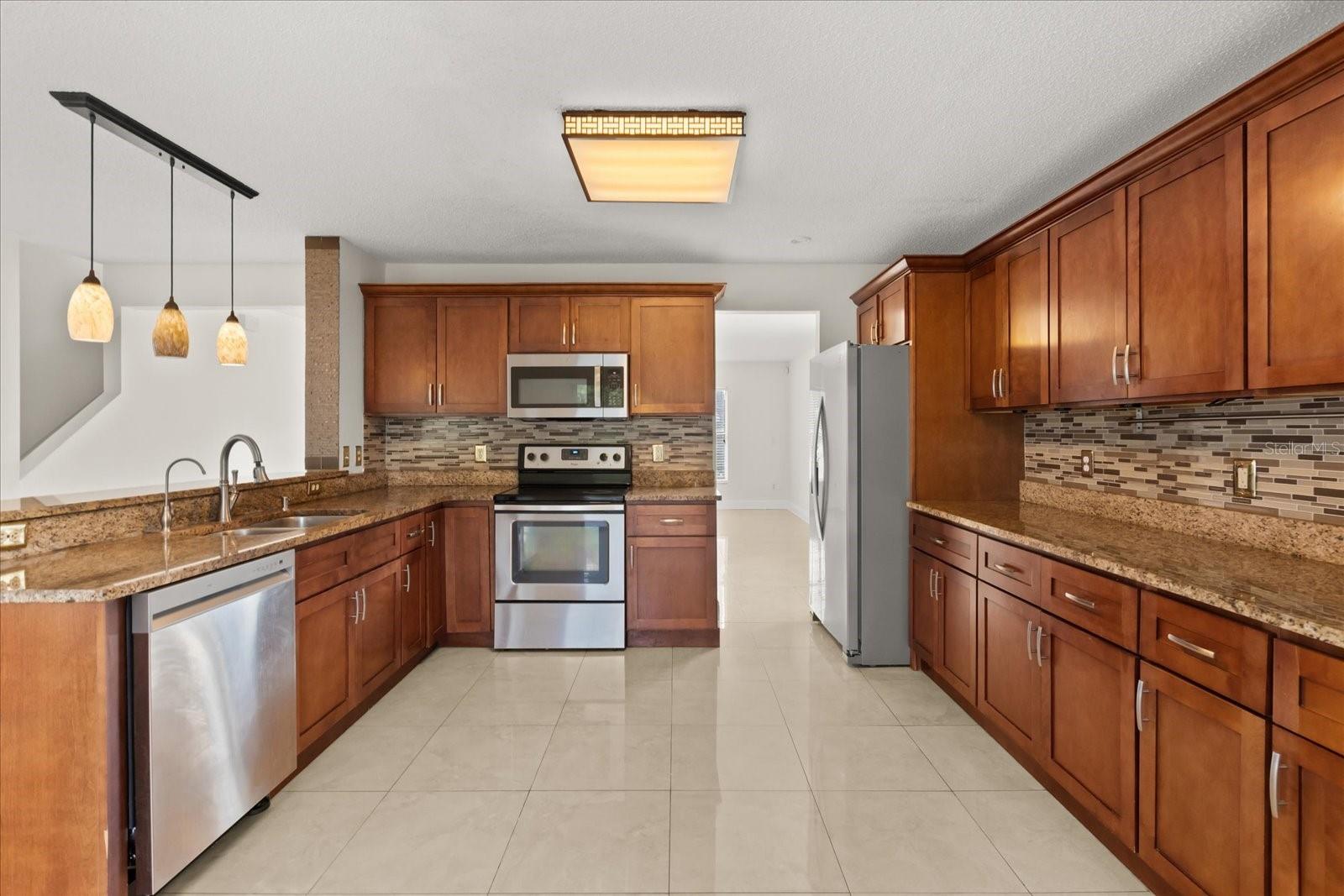 Image 12 of 53 For 821 Eastcliffe Court