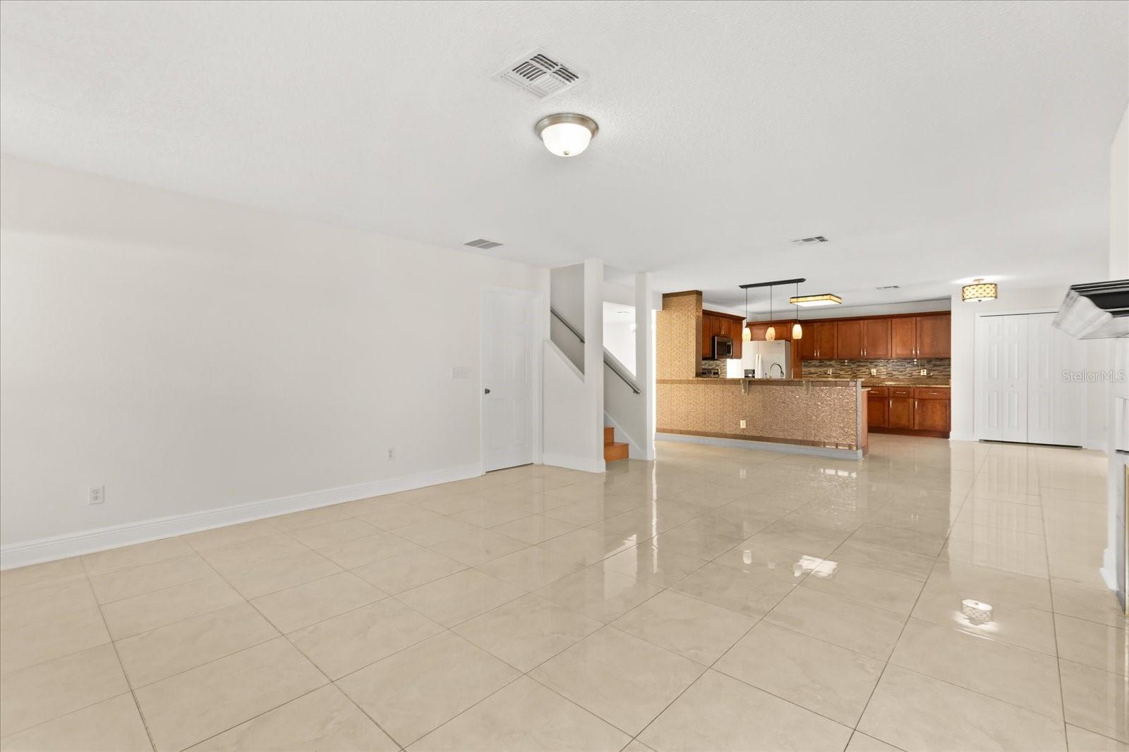 Image 16 of 53 For 821 Eastcliffe Court