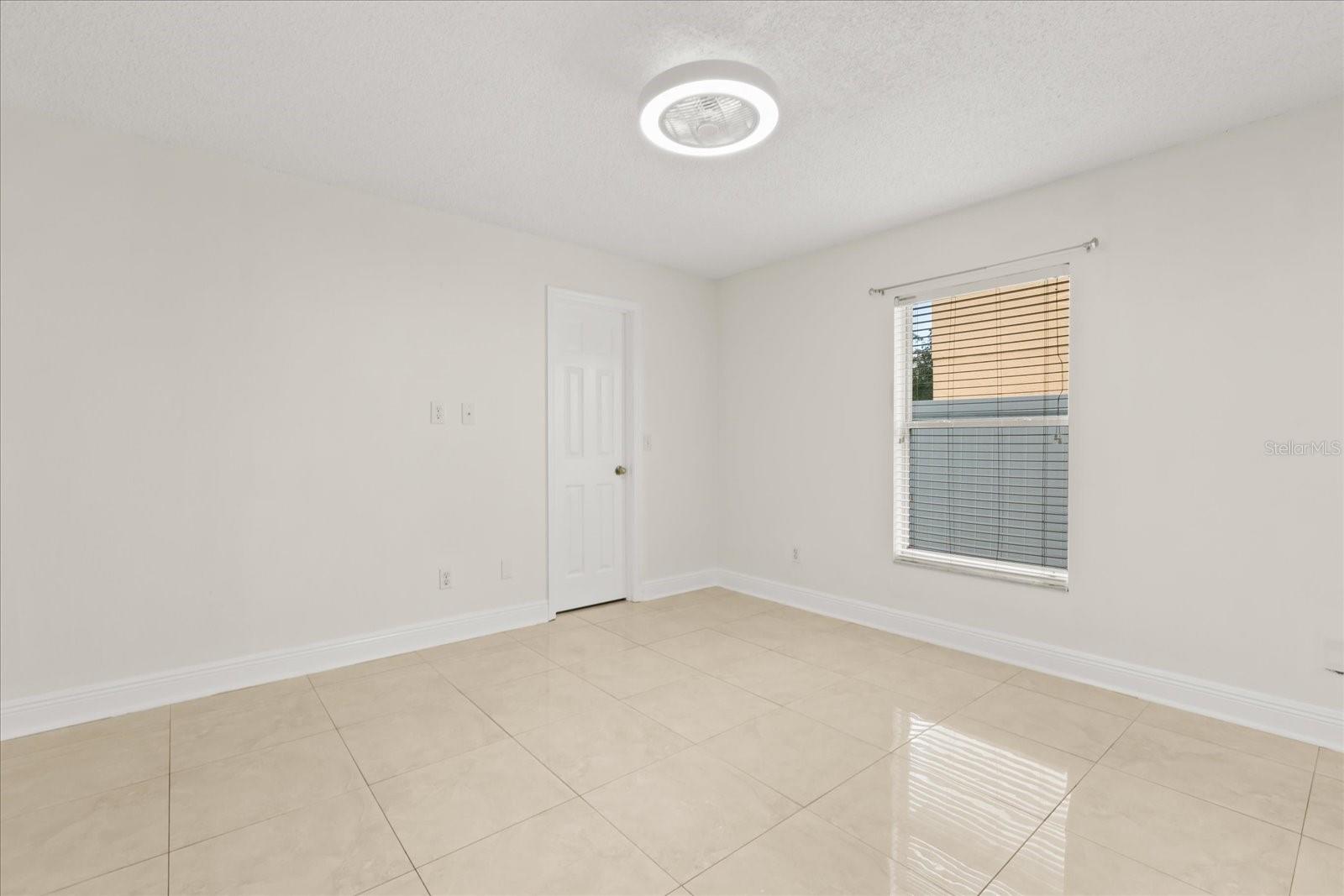 Image 20 of 53 For 821 Eastcliffe Court