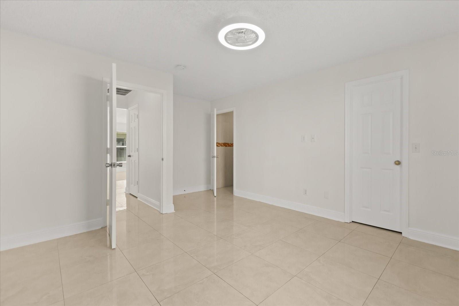 Image 22 of 53 For 821 Eastcliffe Court