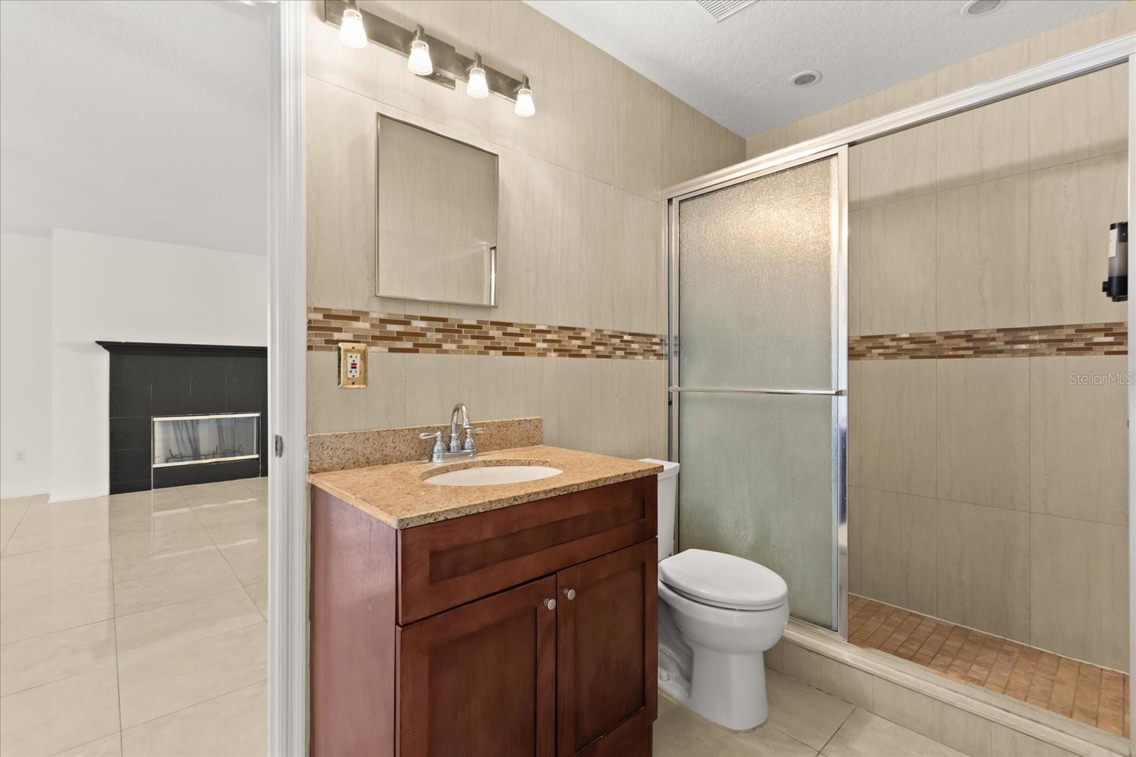 Image 23 of 53 For 821 Eastcliffe Court