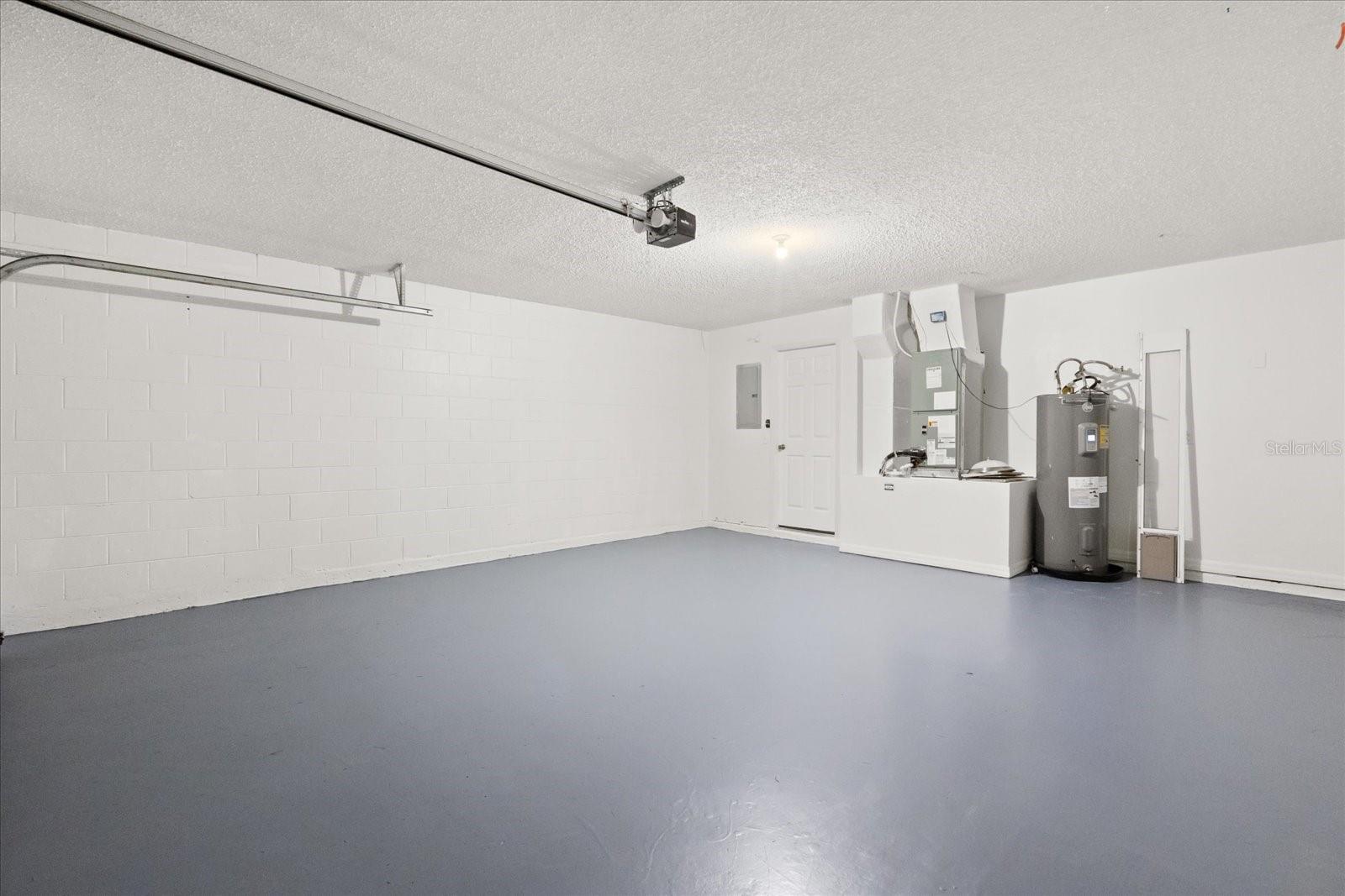 Image 25 of 53 For 821 Eastcliffe Court