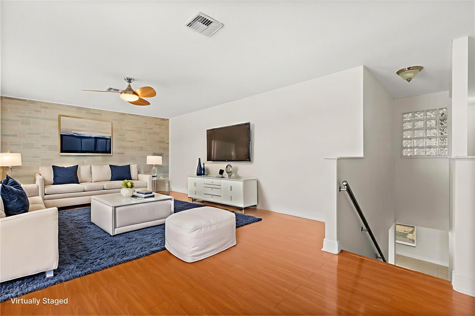 Image 27 of 53 For 821 Eastcliffe Court