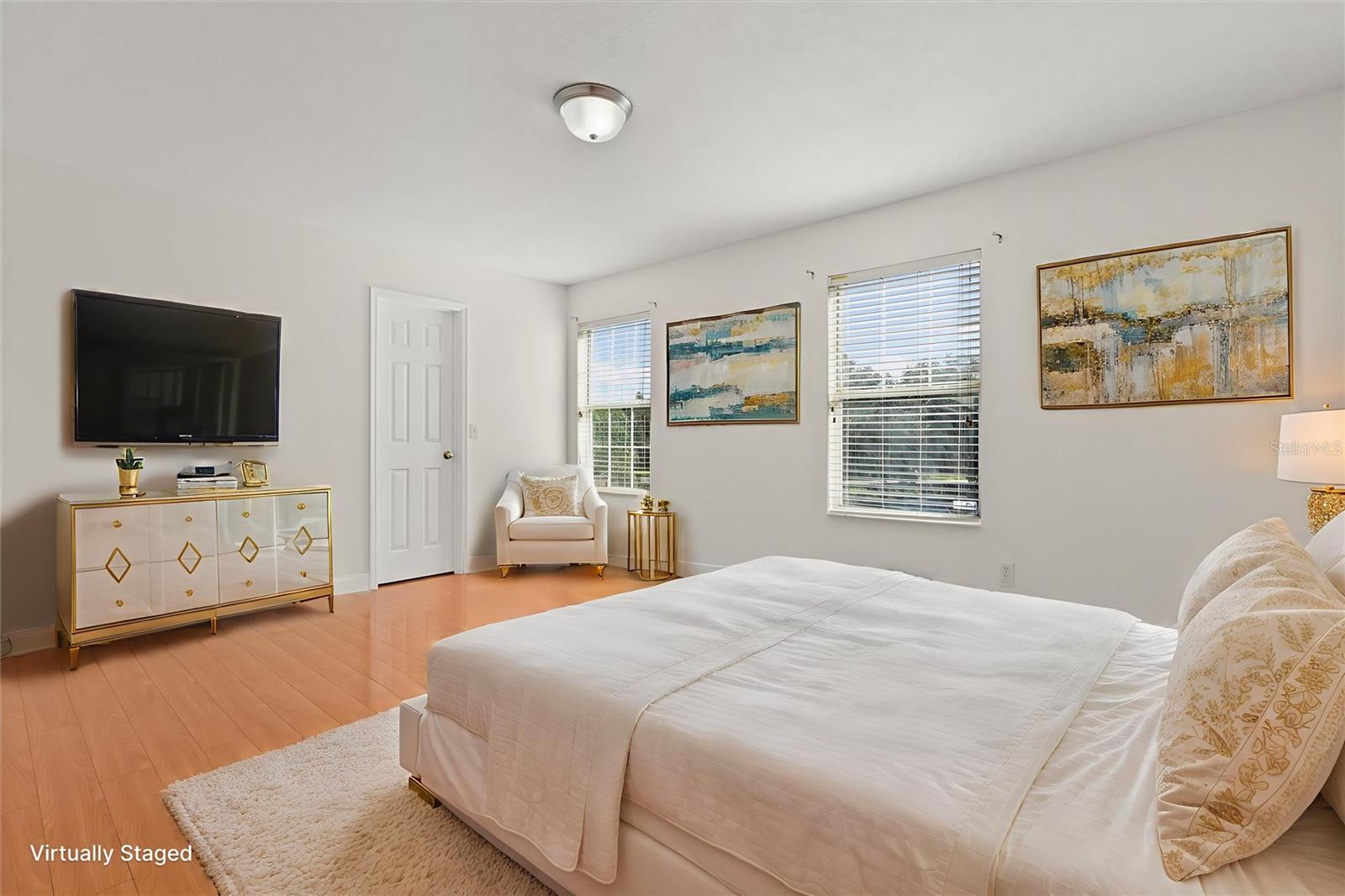 Image 31 of 53 For 821 Eastcliffe Court