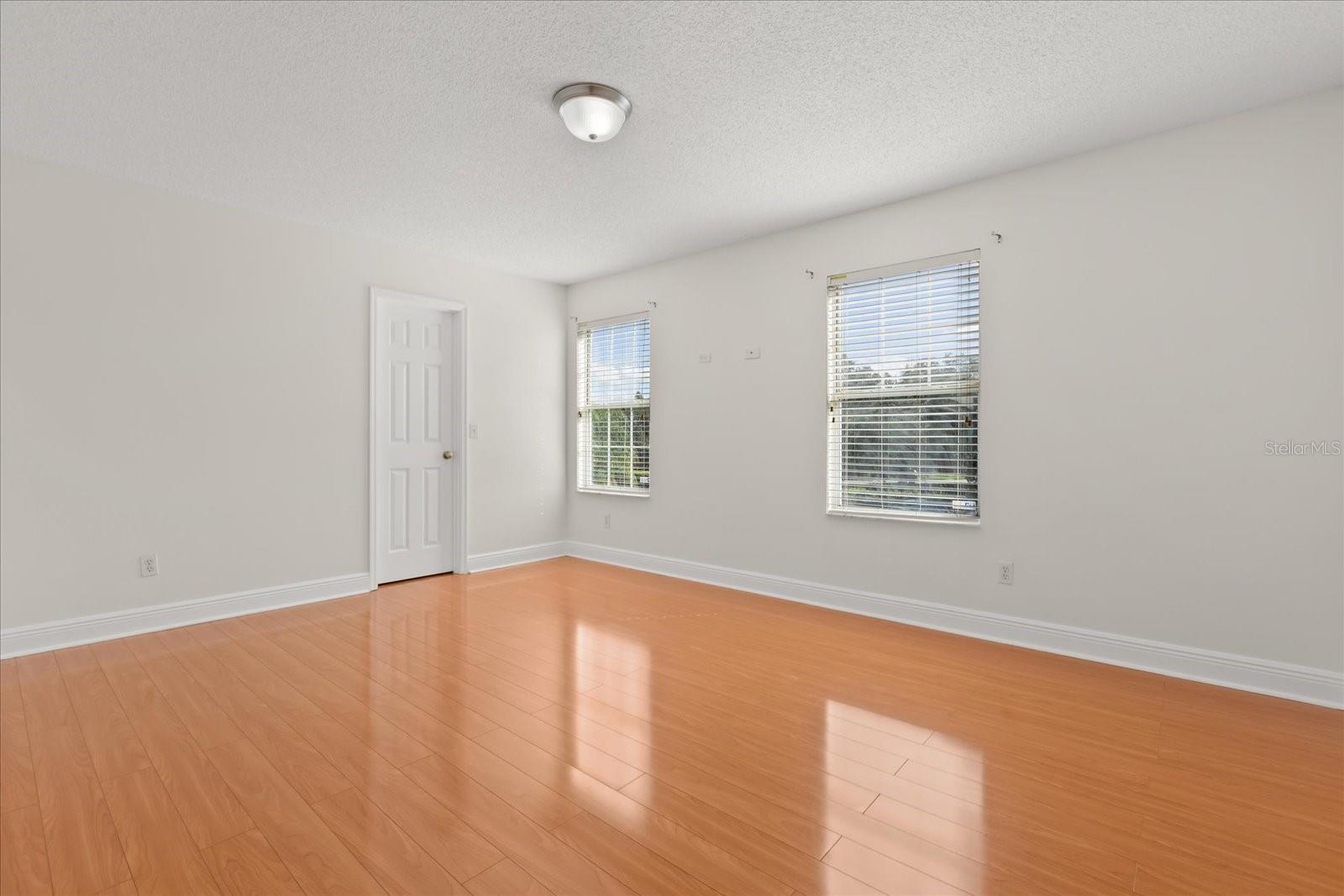 Image 32 of 53 For 821 Eastcliffe Court