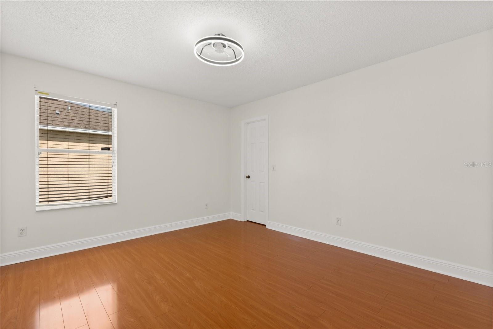 Image 35 of 53 For 821 Eastcliffe Court