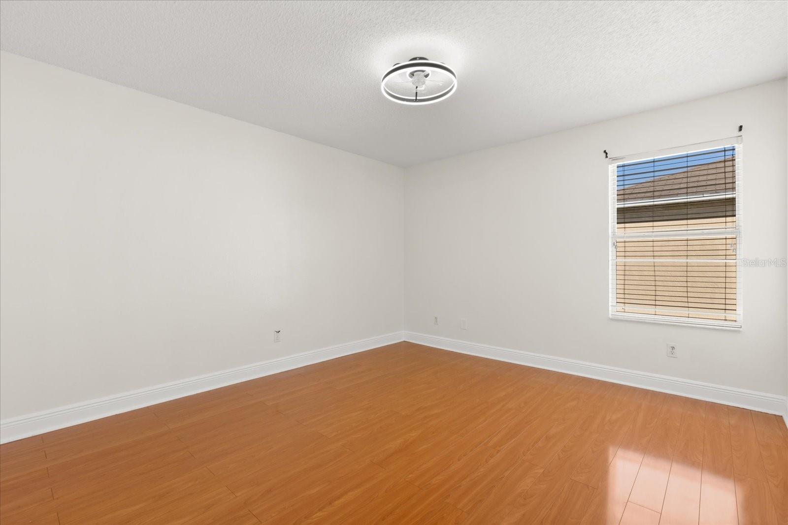 Image 39 of 53 For 821 Eastcliffe Court