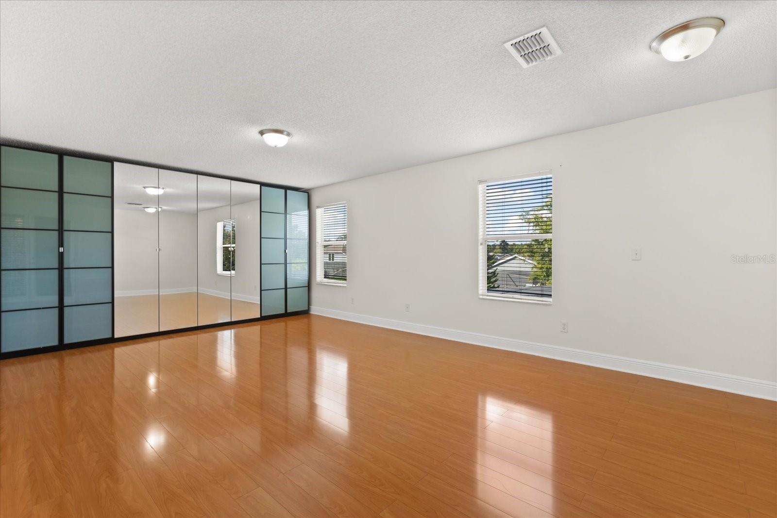 Image 46 of 53 For 821 Eastcliffe Court