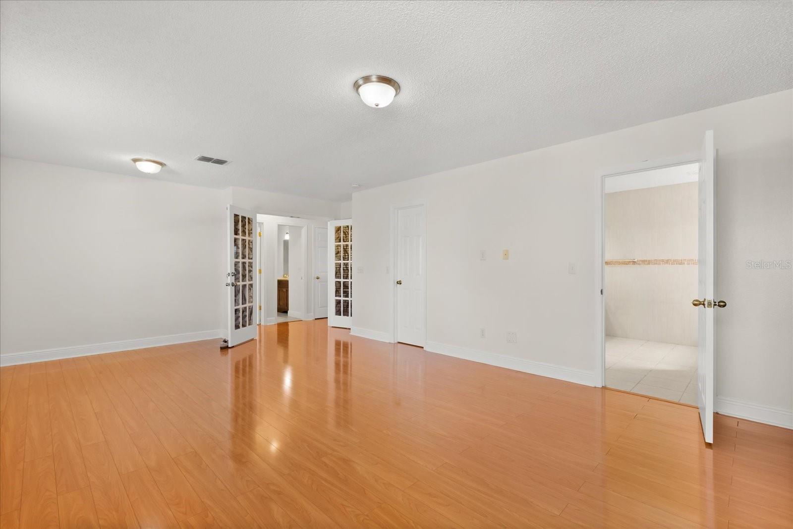 Image 47 of 53 For 821 Eastcliffe Court