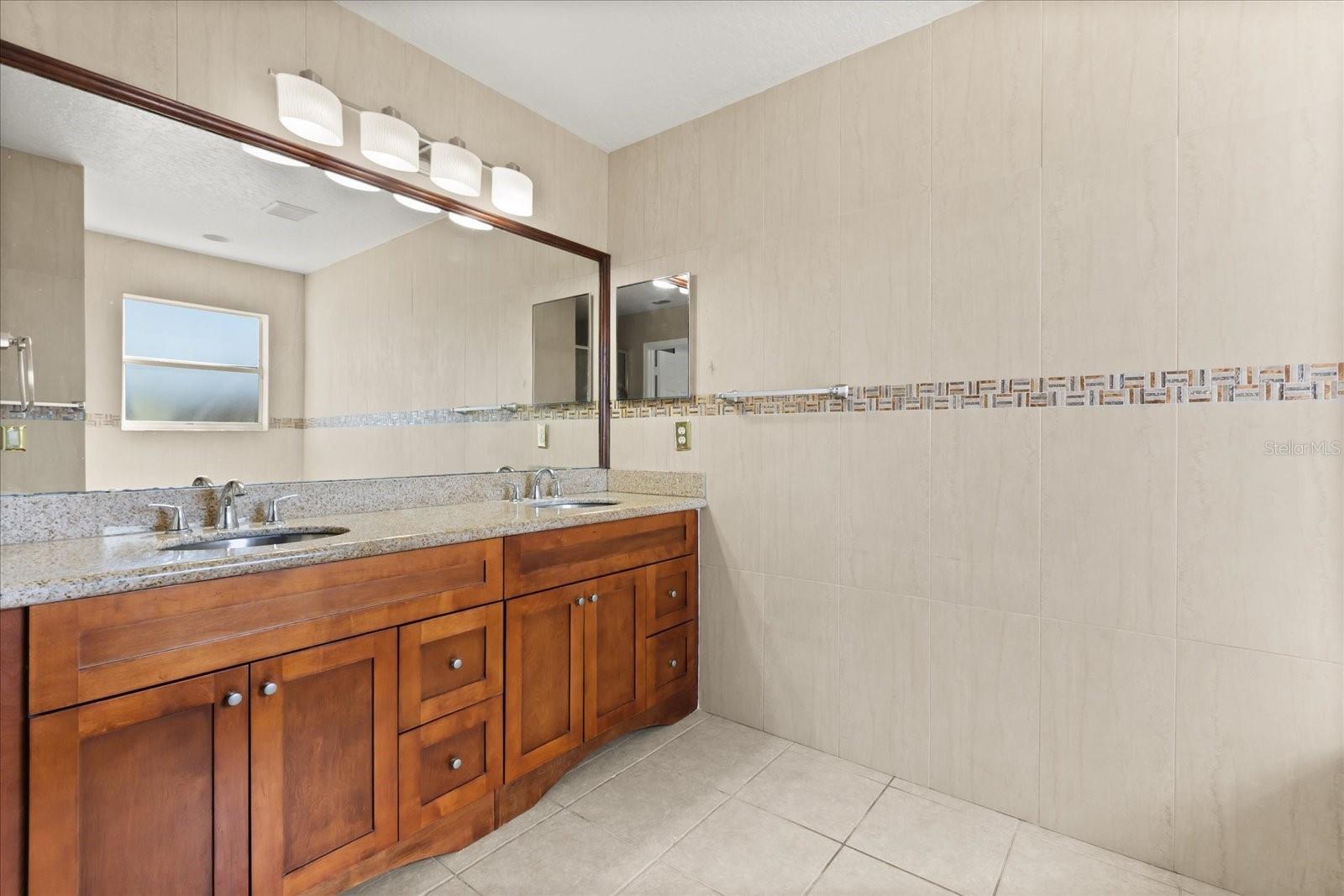 Image 48 of 53 For 821 Eastcliffe Court