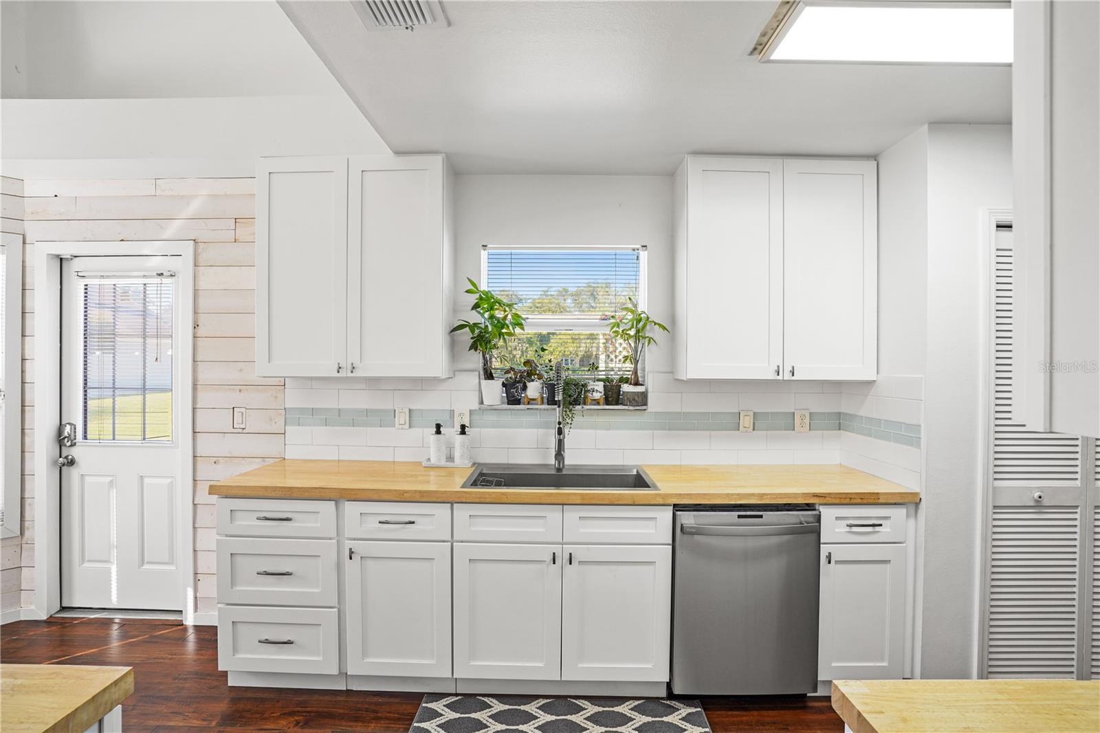 Image 13 of 52 For 6222 Courtney Cove