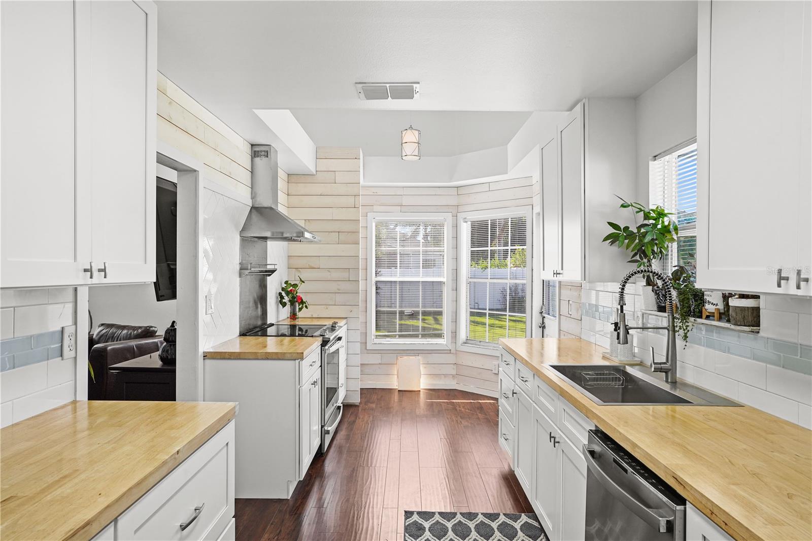 Image 14 of 52 For 6222 Courtney Cove