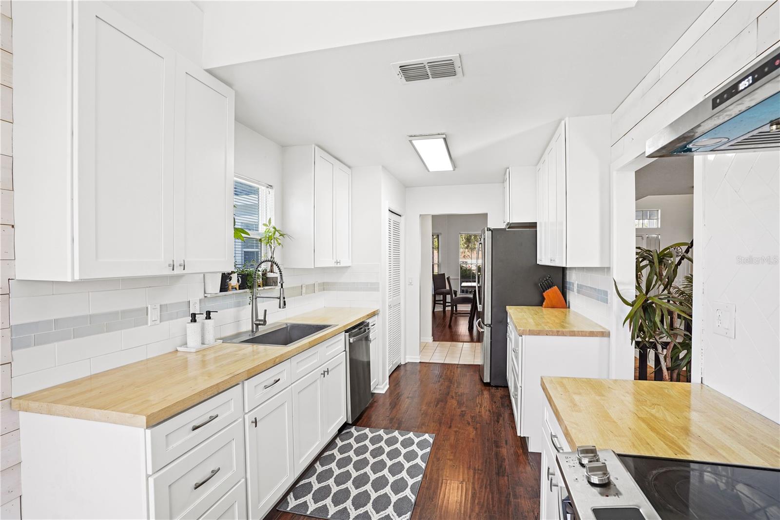 Image 16 of 52 For 6222 Courtney Cove