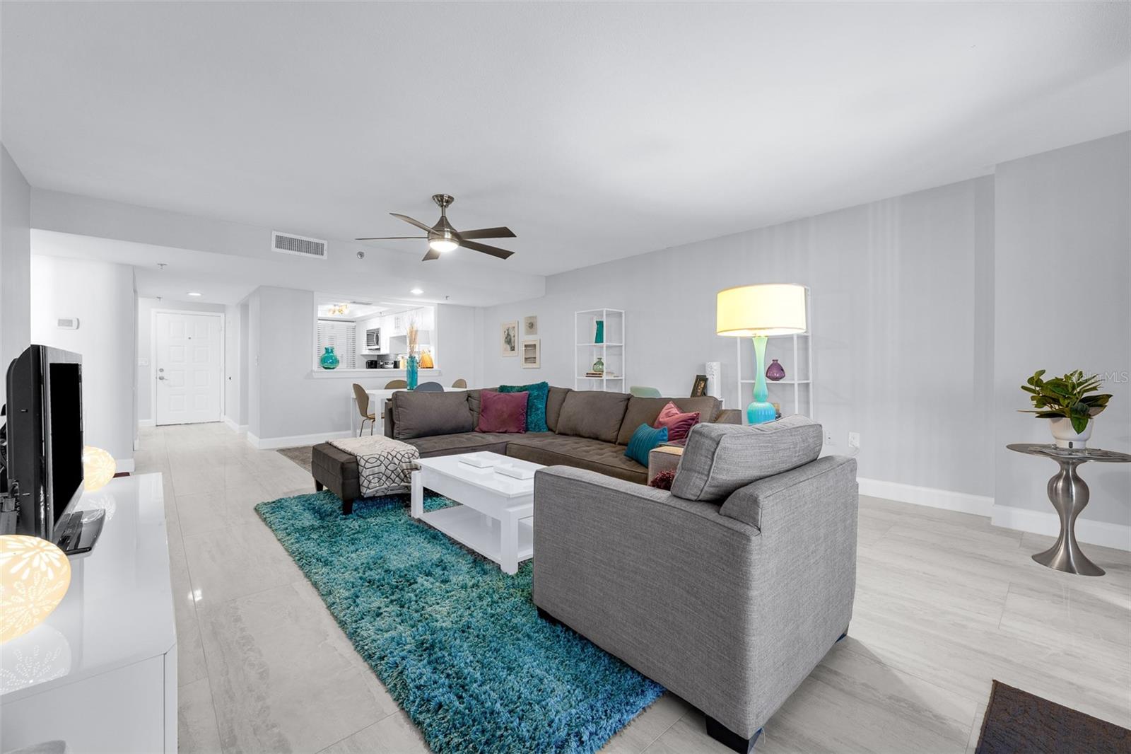 Image 16 of 38 For 530 Central Boulevard 1402