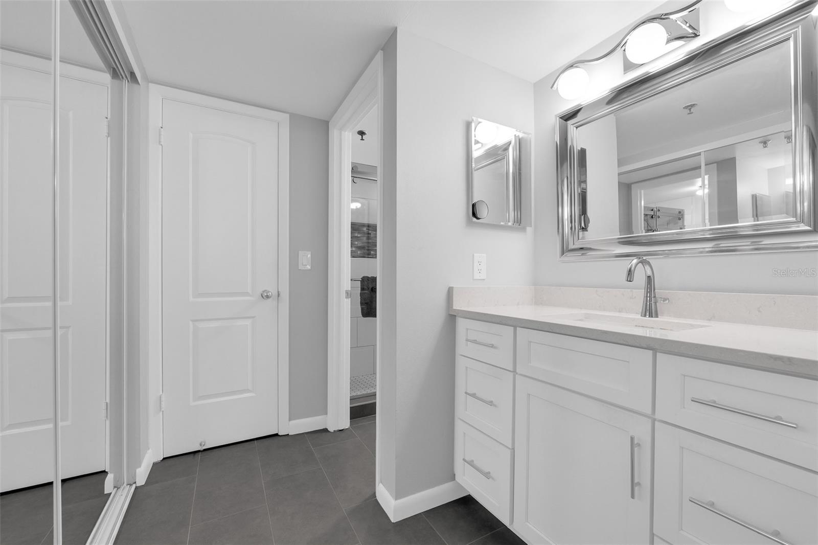 Image 29 of 38 For 530 Central Boulevard 1402