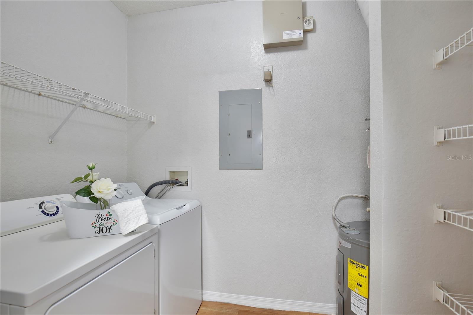 Image 26 of 37 For 824 Grand Regency Point 100