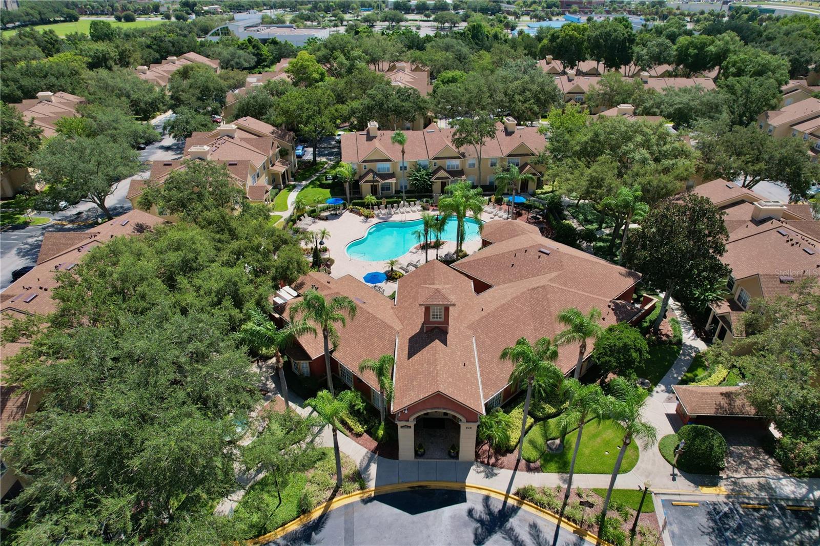 Image 28 of 37 For 824 Grand Regency Point 100